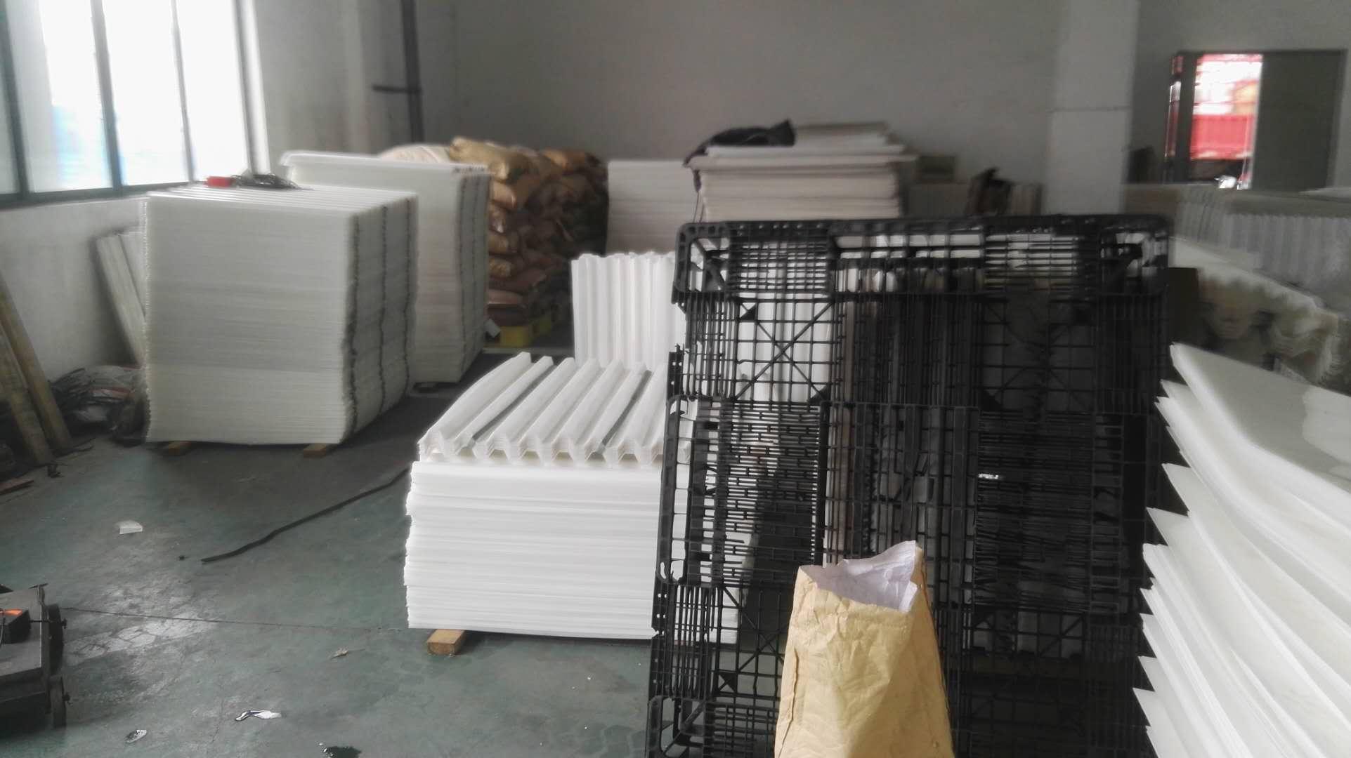 六角蜂窩<a href='http://www.shiyanxiangchang.cn/jstl/60.html' target='_blank'><u>斜管填料生產廠家</u></a>